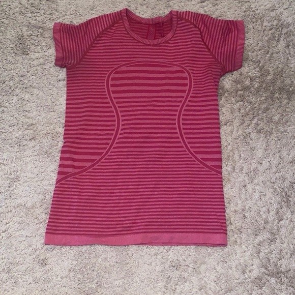 Lululemon Swiftly Tech Tee - Picture 4 of 6